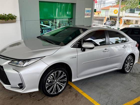 TOYOTA COROLLA 1.8 VVT-I HYBRID FLEX ALTIS PREMIUM CVT TOYOTA COROLLA 1.8 VVT-I HYBRID FLEX ALTIS PREMIUM CVT